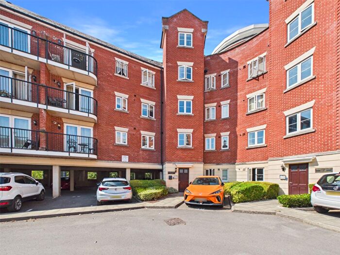 2 Bedroom Flat For Sale In Brookbank Close, Cheltenham, Gloucestershire, GL50