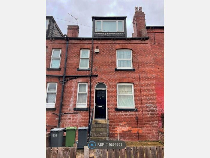 2 Bedroom Terraced House To Rent In Conway Mount, Leeds, LS8