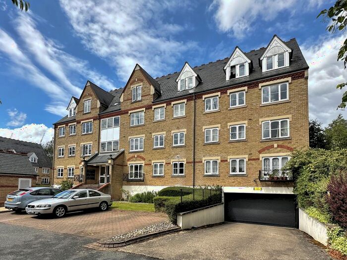 2 Bedroom Flat To Rent In Hallam Close, Watford, WD24