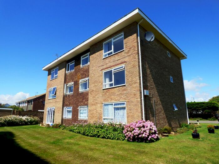 2 Bedroom Flat To Rent In Coppetts Wood, Fontwell Close, Rustington, Littlehampton, BN16