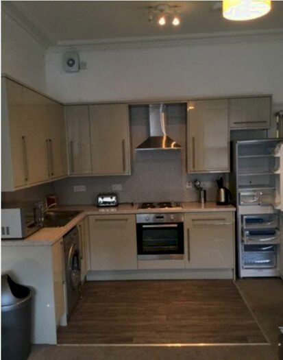 3 Bedroom Flat To Rent In Lord Russell Place, Newington, Edinburgh, EH9
