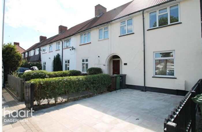 3 Bedroom Terraced House To Rent In Heathway, Dagenham, RM9