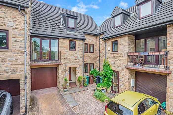 3 Bedroom Town House For Sale In Tarn Mews, Ilkley, LS29