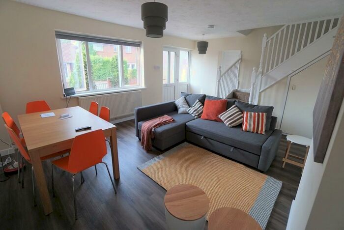 5 Bedroom Semi-Detached House To Rent In Froomshaw Road, Bristol, BS16