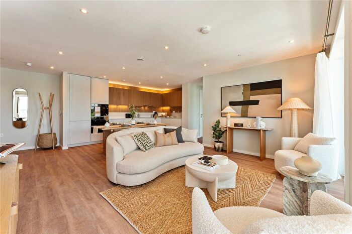 3 Bedroom Flat For Sale In E, The Waterfront, West Quay Marina, Poole, Dorset, BH15