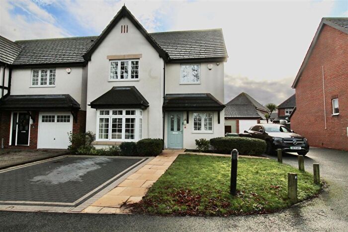 3 Bedroom Detached House For Sale In The Green, Castle Bromwich, Birmingham, B36