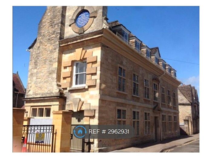 4 Bedroom Semi-Detached House To Rent In Gloucester Street, Cirencester, GL7