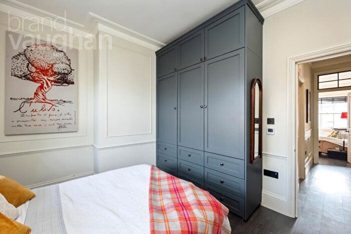2 Bedroom Flat For Sale In Goldsmid Road, Hove, East Sussex, BN3