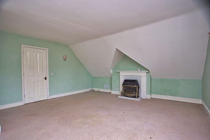 2 Bedroom Flat For Sale In Earls Avenue, Folkestone, CT20