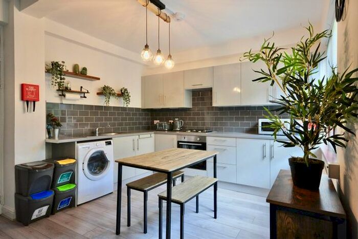 4 Bedroom Property To Rent In Cromer Street, Kings Cross, London, WC1H