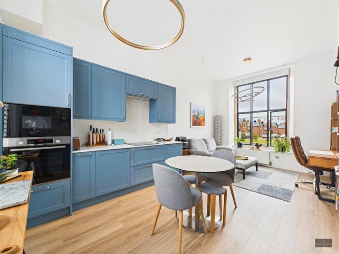 2 Bedroom Flat To Rent In Mount Dinham Court, Exeter, EX4