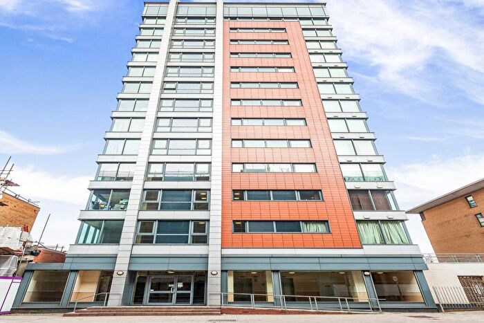 1 Bedroom Flat To Rent In City Gate House, IG2