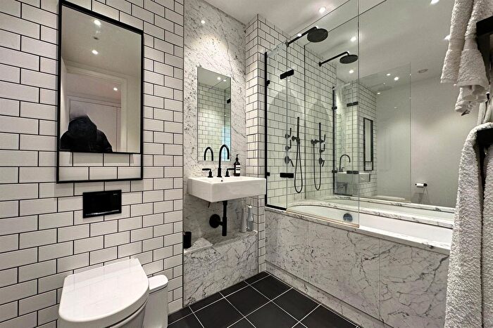 1 Bedroom Flat For Sale In Esther Anne Place, Islington Square, Angel, Islington, London, N1