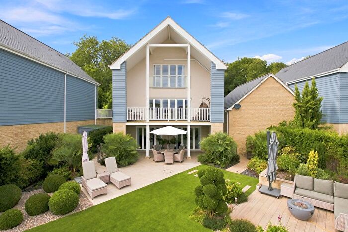 4 Bedroom Detached House For Sale In Waters Edge, Wansford, Peterborough, PE8