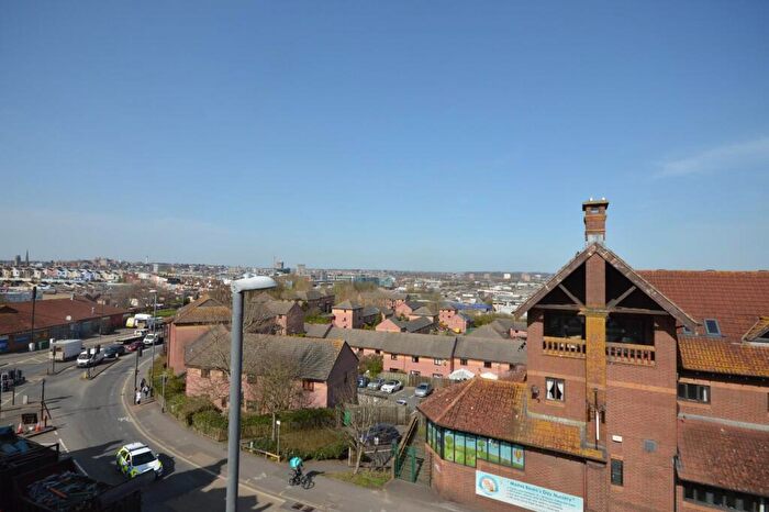2 Bedroom Flat To Rent In Winton Street, Bristol, BS4