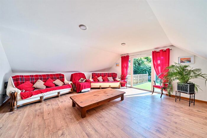 5 Bedroom Bungalow For Sale In Halves Cottages, Corfe Castle, Wareham, BH20 - Photo 2