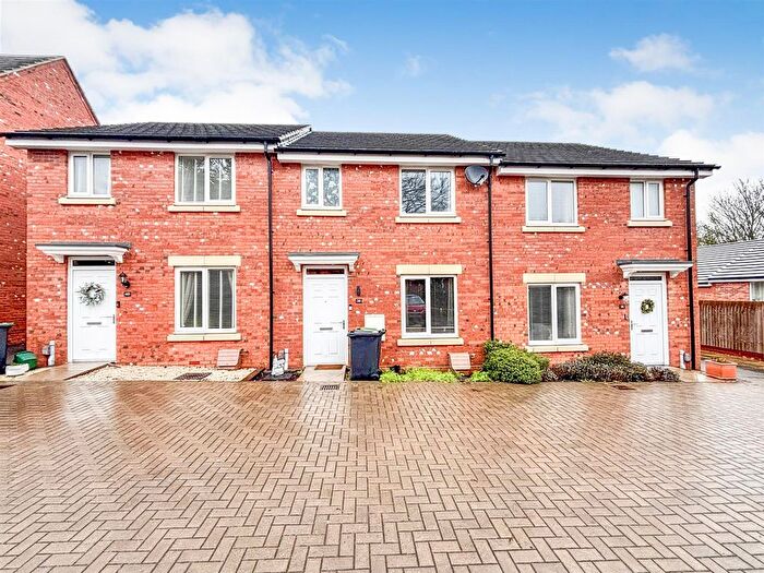 3 Bedroom Terraced House For Sale In Red Kite Way, Raunds, Wellingborough, NN9