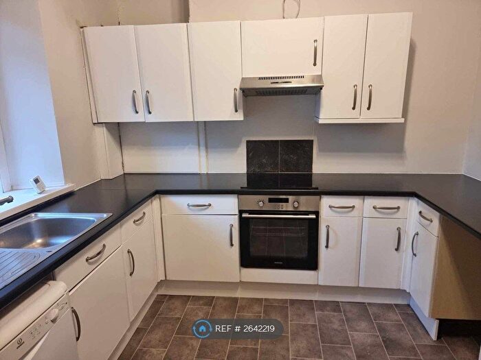 2 Bedroom Flat To Rent In Esslemont Avenue, Aberdeen, AB25