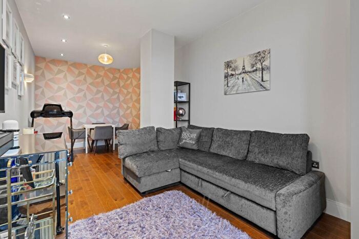 1 Bedroom Flat For Sale In Hazelwick Avenue, Ocean House Hazelwick Avenue, RH10