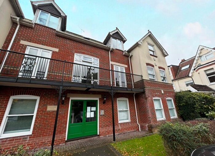 2 Bedroom Flat To Rent In Lansdowne Road, Bournemouth, BH1