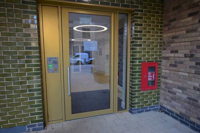 2 Bedroom Flat To Rent In Merrick Road, Southall UB2