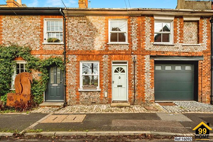 3 Bedroom Terraced House For Sale In Park Street, Thame, Oxfordshire, OX9
