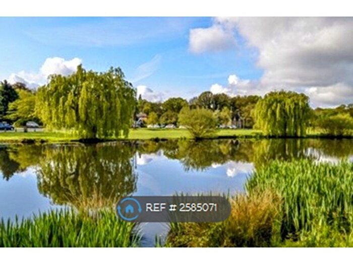 2 Bedroom Flat To Rent In Garson Road, Esher, KT10