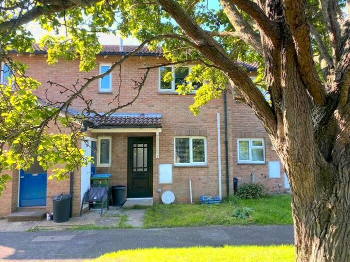 1 Bedroom Flat To Rent In Schooner Court, Carvel Way, Littlehampton, West Sussex, BN17