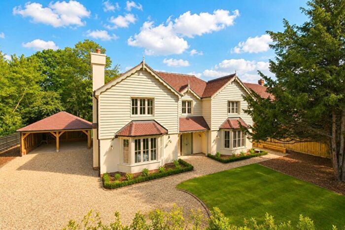 4 Bedroom Detached House For Sale In Potters Lane, Send, GU23