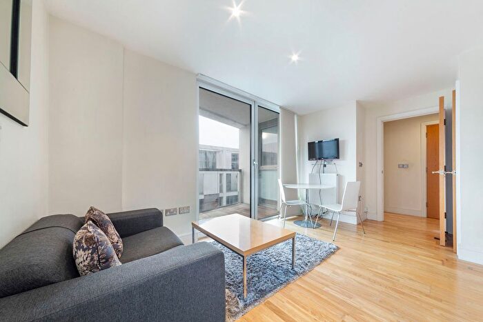 1 Bedroom Flat To Rent In Lanterns Way, Canary Wharf, E14