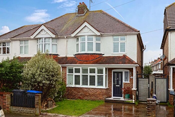 3 Bedroom Semi Detached House For Sale In Grand Avenue, Lancing, BN15