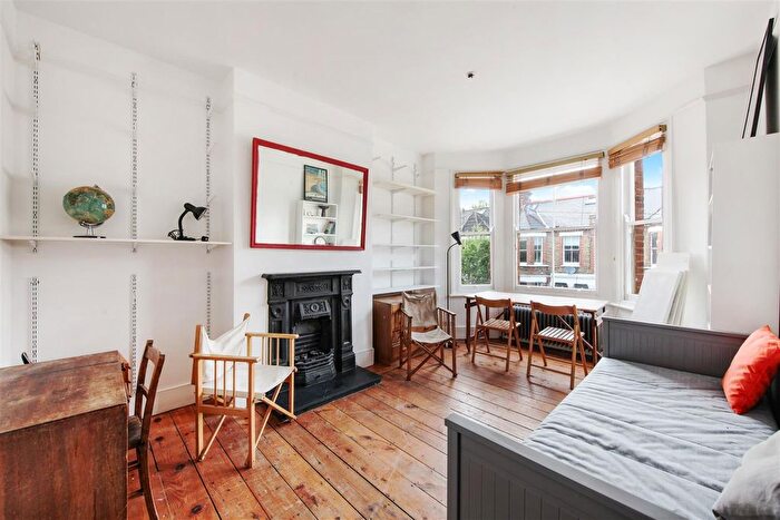 1 Bedroom Flat To Rent In Venn Street, London, SW4