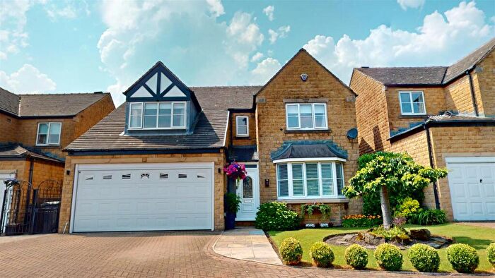 5 Bedroom Detached House For Sale In Upper Hall View, Northowram, Halifax, HX3