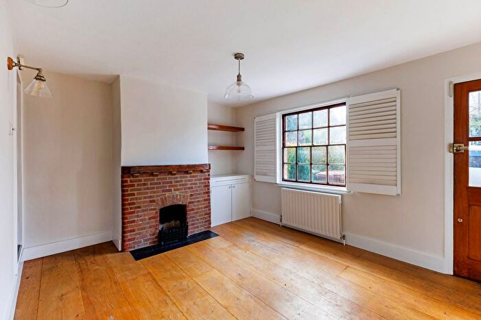 3 Bedroom Terraced House For Sale In Church Street, Henley On Thames, RG9