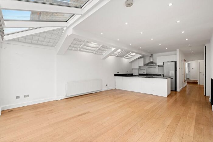 2 Bedroom Flat To Rent In Woodlawn Road, Alphabet Streets, SW6