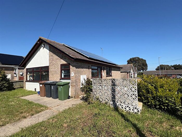 3 Bedroom Detached Bungalow To Rent In St. Nicholas Drive, Caister-On-Sea, NR30