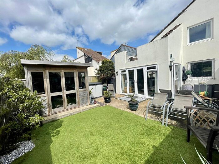 2 Bedroom Town House To Rent In Tree Hamlets, Upton, BH16