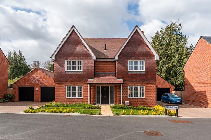 4 Bedroom Detached House For Sale In Deeble Way, Netley Abbey, SO31