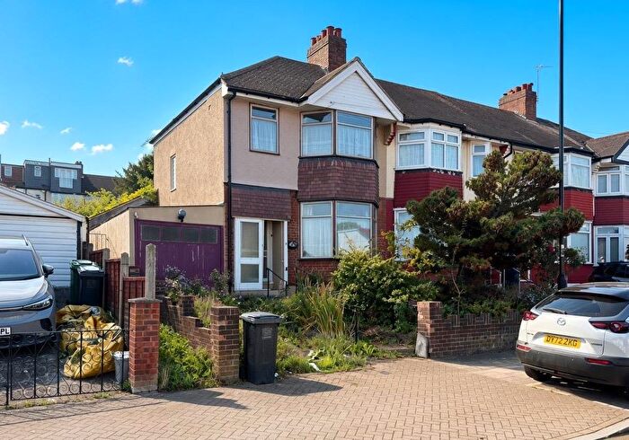 3 Bedroom Semi-Detached House For Sale In Dunkery Road, Mottingham, London, SE9