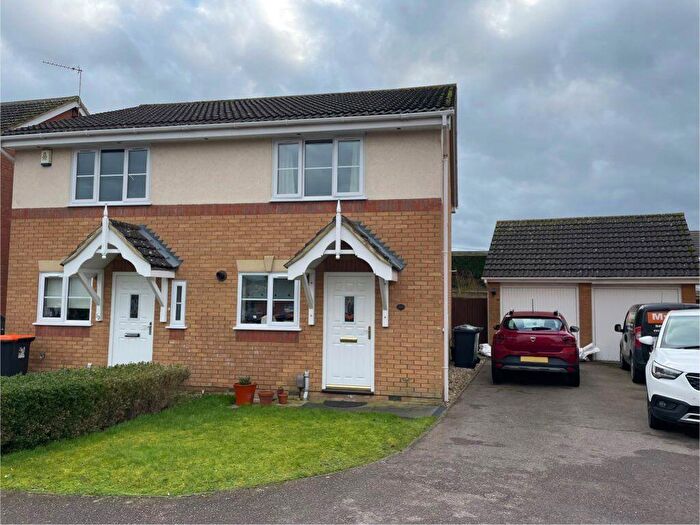 2 Bedroom Semi-Detached House To Rent In Smithcombe Close, Bedfordshire, MK45