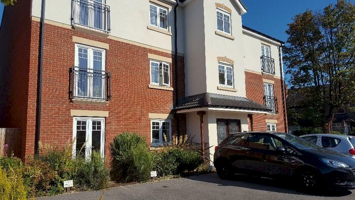 2 Bedroom Apartment To Rent In Park View Court, Cleckheaton, West Yorkshire, BD19