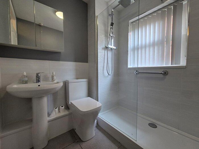 1 Bedroom Flat To Rent In Dubarry Avenue, Kingswinford, DY6