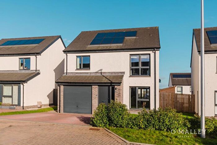 4 Bedroom Detached House For Sale In Old College View, Sauchie, FK10