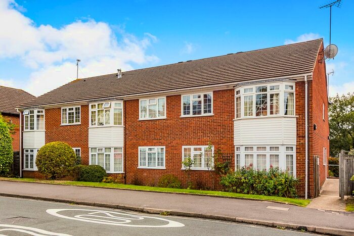 2 Bedroom Flat To Rent In Clarence Road, Fleet, GU51