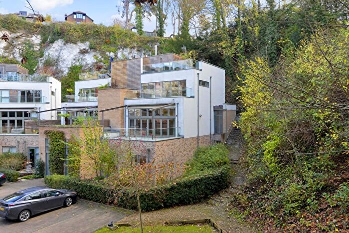 4 Bedroom End Of Terrace House To Rent In Chantry Quarry, Guildford, Surrey, GU1