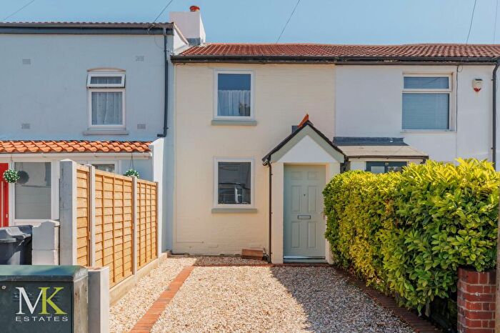 2 Bedroom Terraced House For Sale In Cleveland Road, Bournemouth, BH1