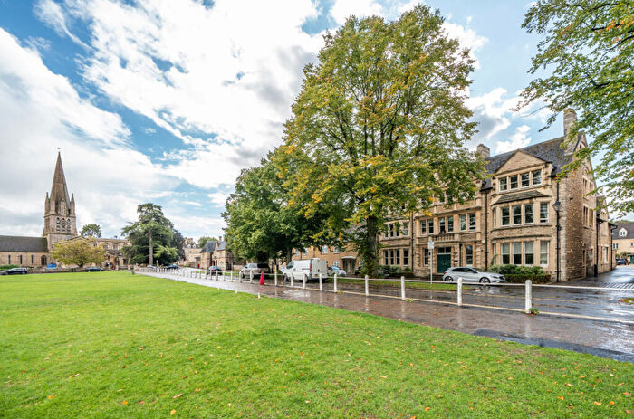 2 Bedroom Apartment For Sale In Church Green, Witney, OX28