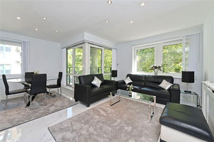 2 Bedroom Flat To Rent In Warren House, London, W14