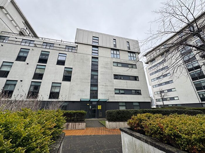 2 Bedroom Flat To Rent In Meadowside Quay Walk, Glasgow, G11