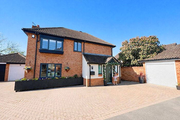 4 Bedroom Detached House For Sale In Dove Close, Bishop's Stortford, CM23